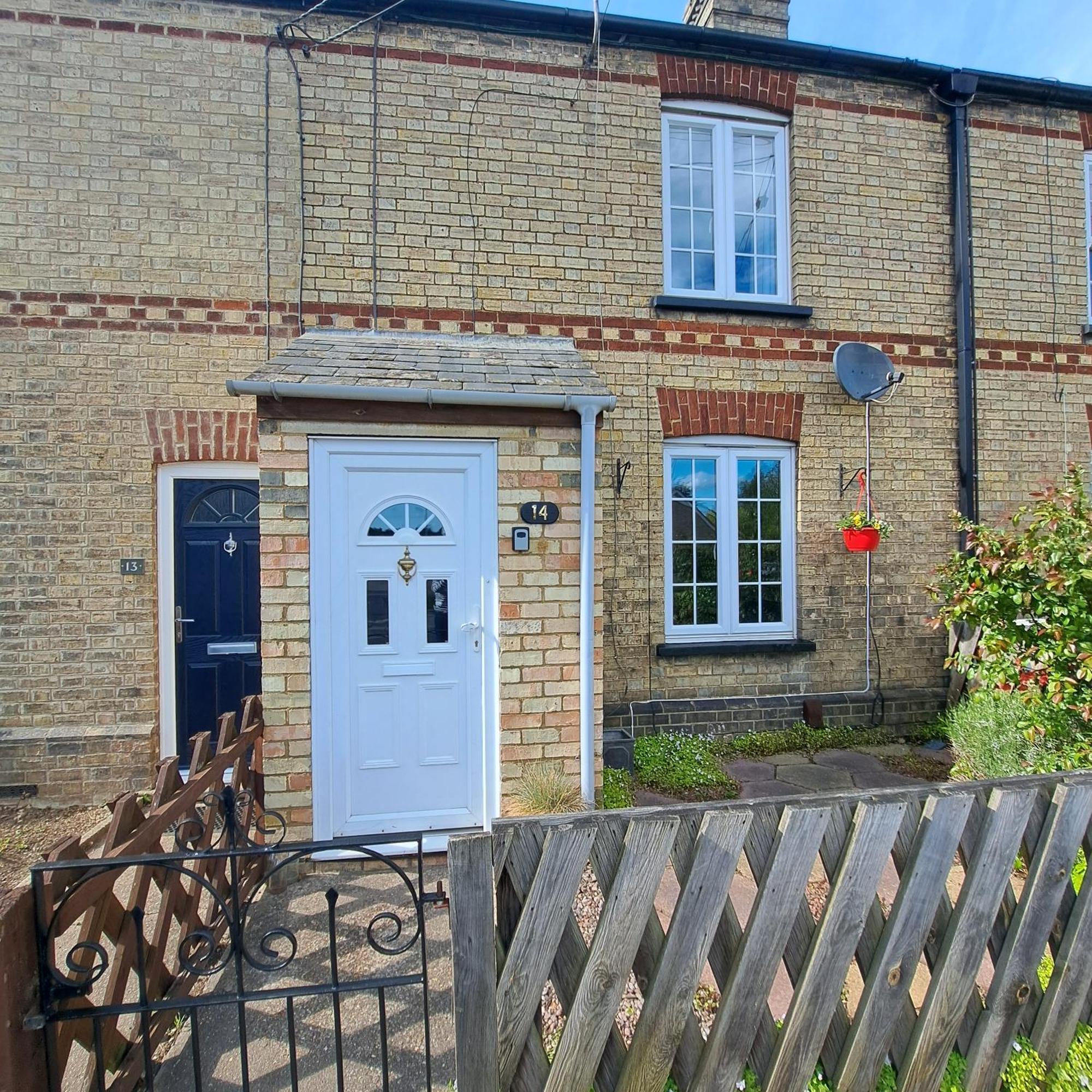 Generous 3 Bed In The Heart Of The Village Хантингдон Экстерьер фото