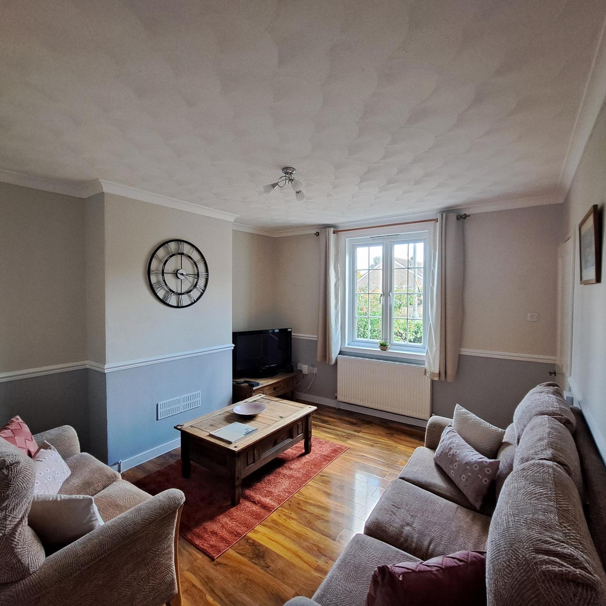 Generous 3 Bed In The Heart Of The Village Хантингдон Экстерьер фото